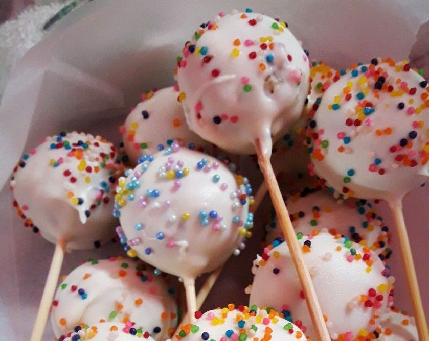 Homemade Starbucks Copycat Birthday Cake Pops Best Easy Sweet Treats top view