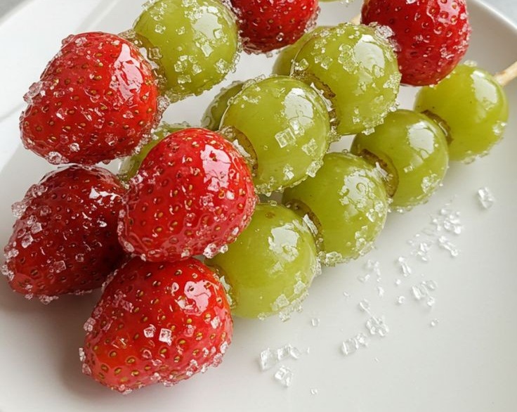 Make Crunchy Fruit Sweets: Easy DIY Tanghulu At Home top view